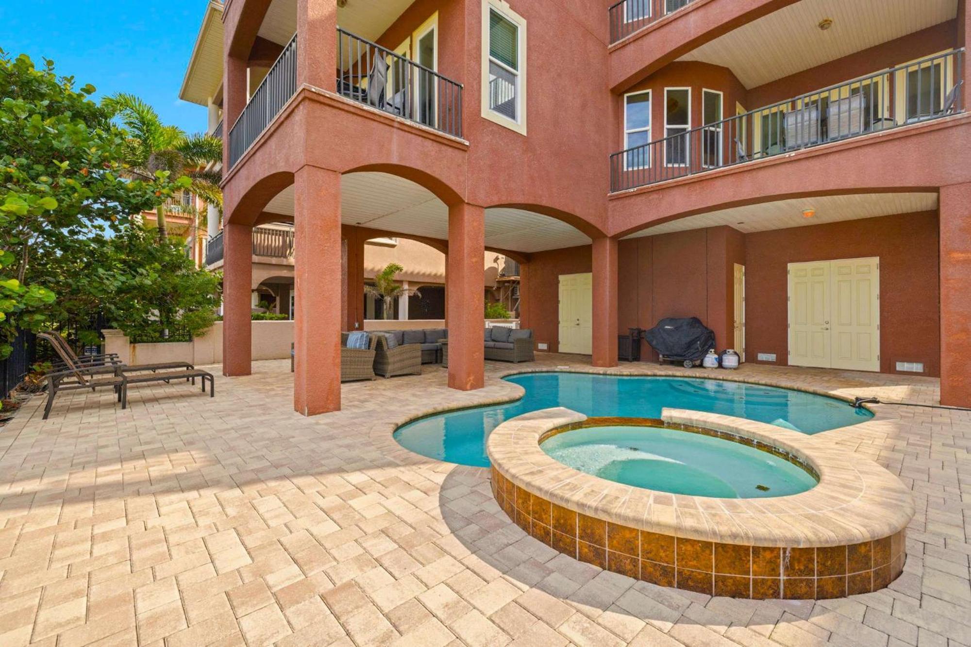 Beachfront Villa Pool Spa Fire Pit & Pool Table St. Pete Beach Exterior photo